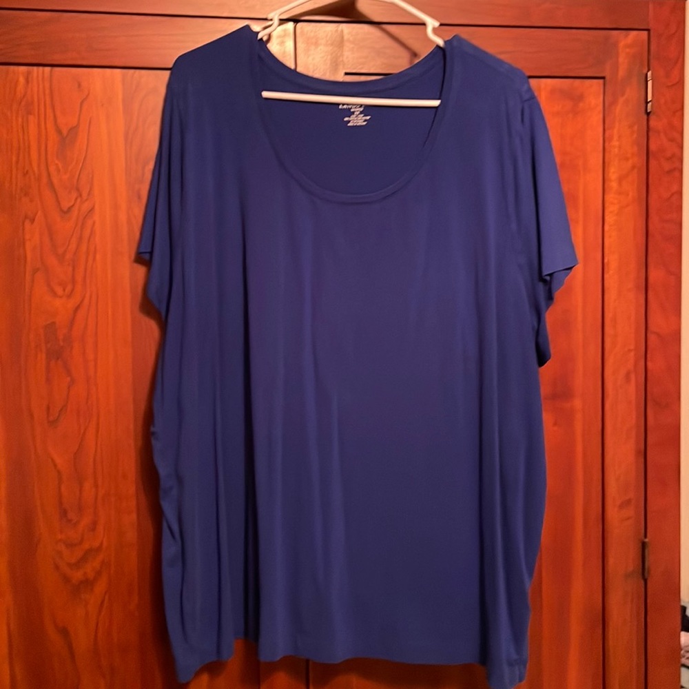Scoop neck tshirt